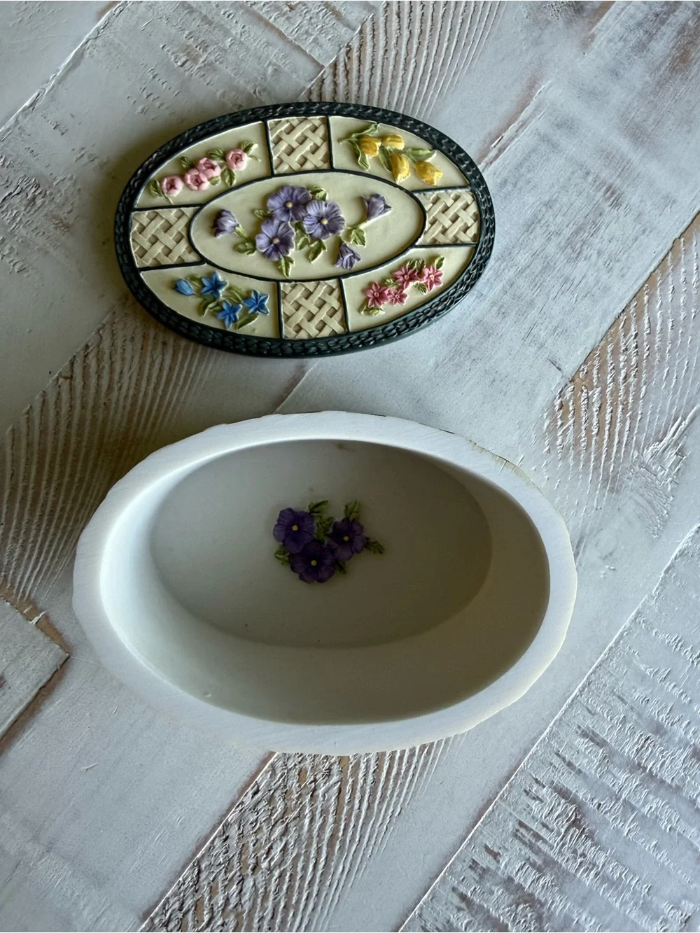 Vintage Dezine Cottagecore Floral Trinket Box